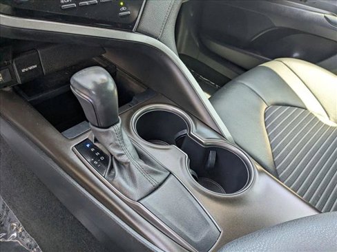 Used 2021 Toyota Camry SE image 13
