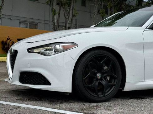 Used 2019 Alfa Romeo Giulia Ti image 9