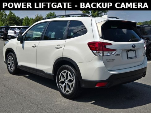 Used 2023 Subaru Forester Premium image 5
