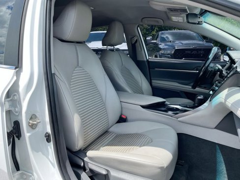 Used 2019 Toyota Camry SE image 32