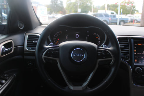 Used 2014 Jeep Grand Cherokee Laredo w/ 18" Wheel & 8.4" Radio Group image 9
