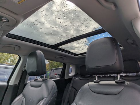 Used 2017 Jeep Compass Limited w/ Navigation Group image 2
