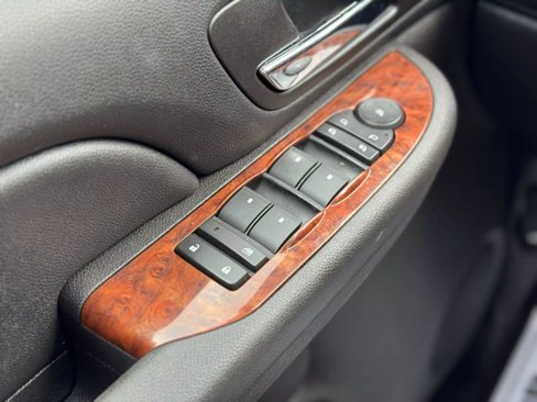 Used 2007 Chevrolet Suburban LTZ w/ LTZ Preferred Equipment Group image 30