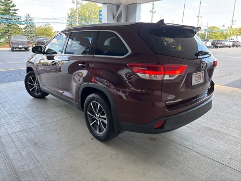 Used 2019 Toyota Highlander XLE image 4