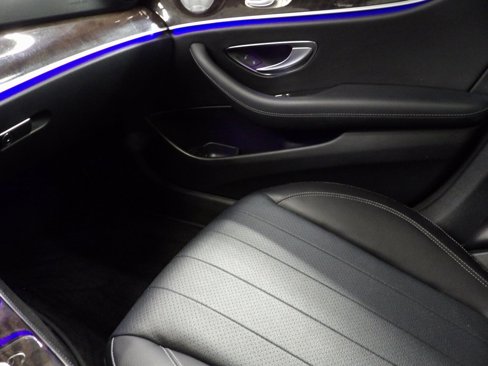 Used 2019 Mercedes-Benz E 300 4MATIC image 19