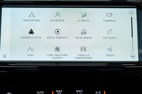 Used 2022 Land Rover Discovery Sport SE image 25