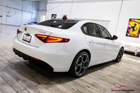 Used 2022 Alfa Romeo Giulia Veloce image 90