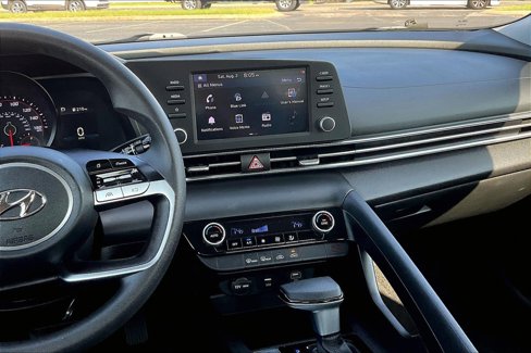 Used 2022 Hyundai Elantra SEL image 6