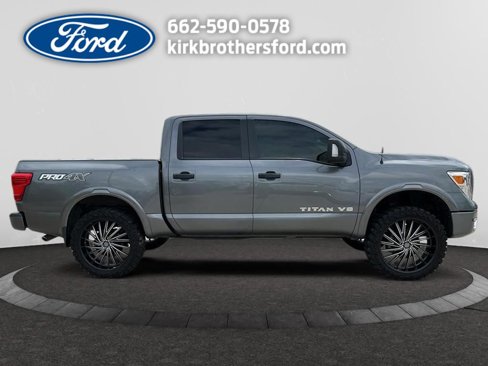 Used 2019 Nissan Titan PRO-4X w/ Pro-4x Utility Package image 5