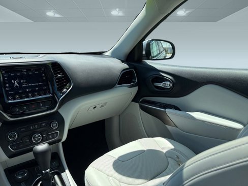 Used 2019 Jeep Cherokee Limited w/ Luxury Group image 23