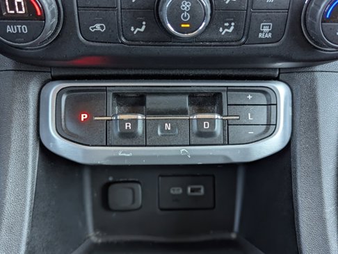 Used 2020 GMC Acadia SLE image 40