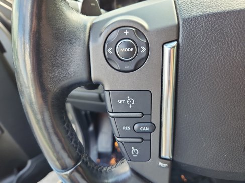 Used 2015 Land Rover LR4 HSE image 18