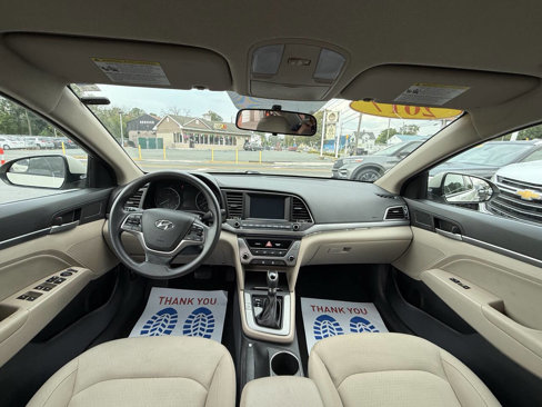 Used 2017 Hyundai Elantra SE image 13