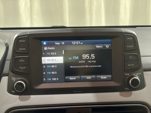 Used 2021 Hyundai Kona SE image 18
