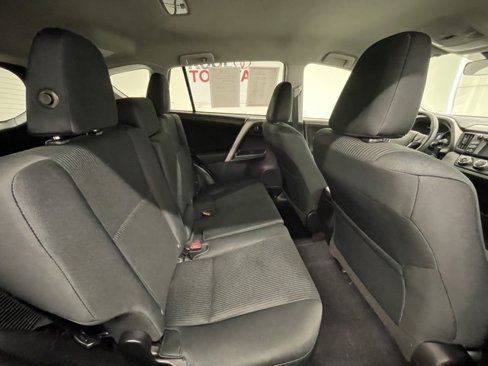 Certified 2018 Toyota RAV4 LE image 6