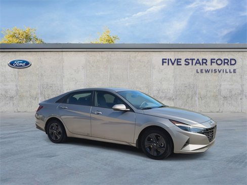 Used 2023 Hyundai Elantra SEL image 9