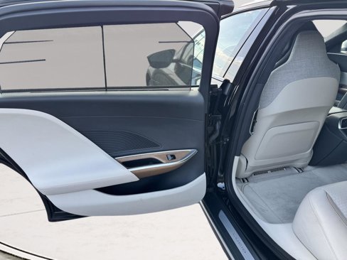 Used 2022 Lucid Air Grand Touring image 25