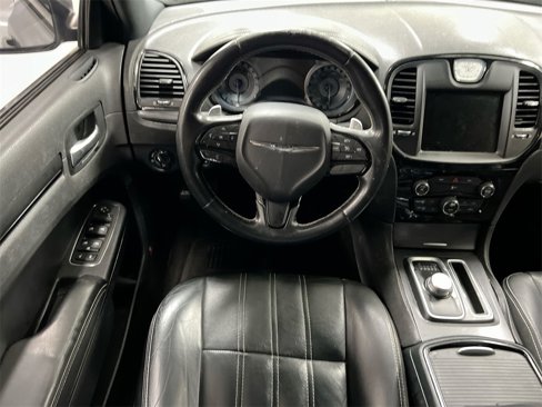 Used 2015 Chrysler 300 S image 19