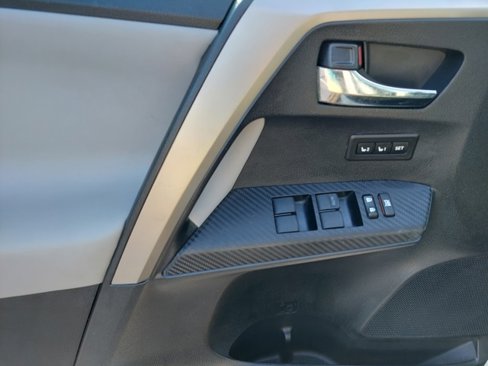 Used 2014 Toyota RAV4 Limited image 15
