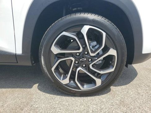 New 2025 Chevrolet Trax RS w/ Driver Confidence Package image 5