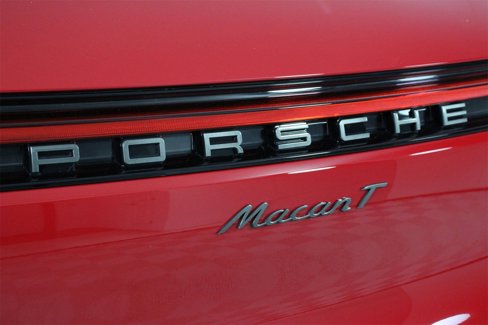 Certified 2025 Porsche Macan Turbo image 22