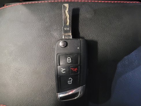 Used 2015 Volkswagen GTI SE image 32