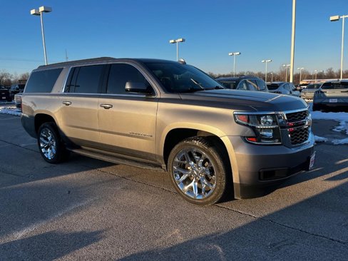 Used 2020 Chevrolet Suburban LT image 2