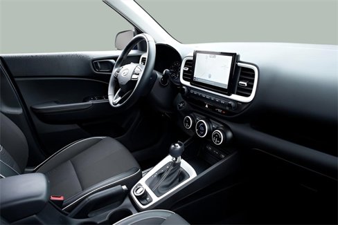Used 2022 Hyundai Venue Limited image 19