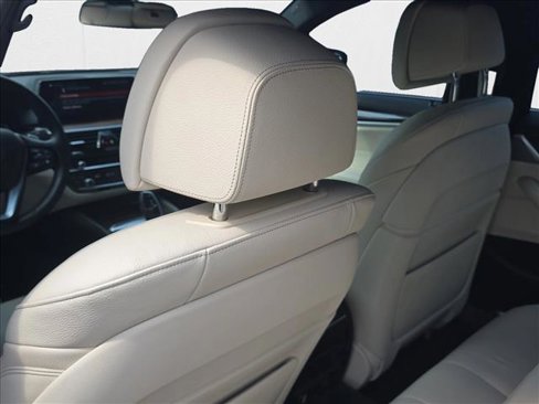 Used 2019 BMW 530i w/ Convenience Package image 15