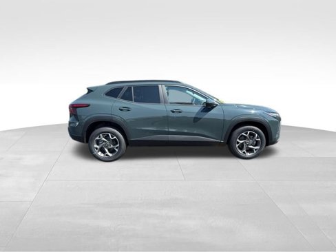 New 2025 Chevrolet Trax LT w/ Driver Confidence Package image 2