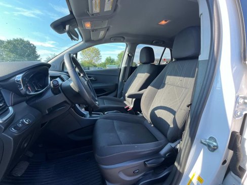 Used 2020 Chevrolet Trax LT image 11