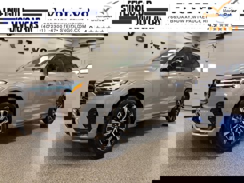 Certified 2025 Volvo XC60 B5 Plus image 1