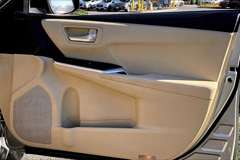Used 2016 Toyota Camry LE image 22