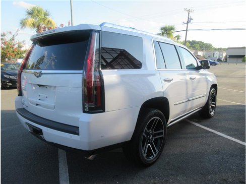 Used 2017 Cadillac Escalade Platinum image 5