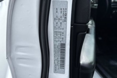 Used 2018 Jeep Grand Cherokee Limited image 32