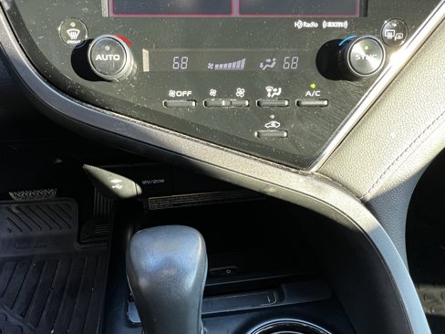 Used 2018 Toyota Camry SE image 27