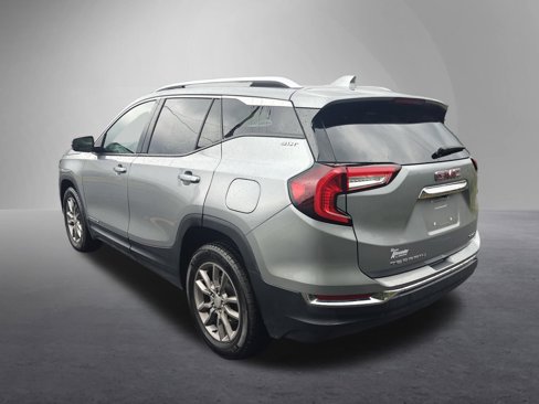 Used 2024 GMC Terrain SLT image 7