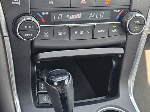 Used 2017 Toyota Camry XLE image 23
