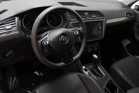 Used 2021 Volkswagen Tiguan SE image 7