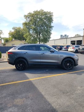 Used 2018 Jaguar F-PACE Prestige image 3