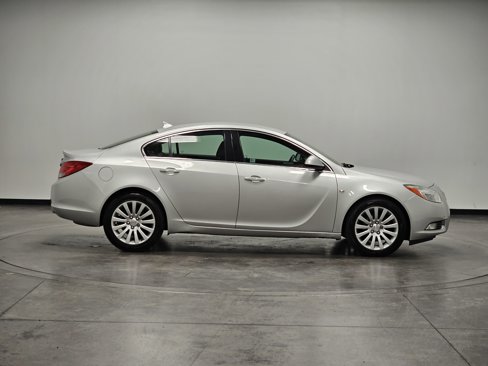 Used 2011 Buick Regal CXL image 9