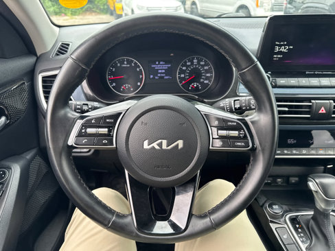 Used 2023 Kia Seltos Nightfall Edition image 16