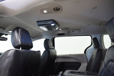 Used 2017 Chrysler Pacifica Touring-L image 13