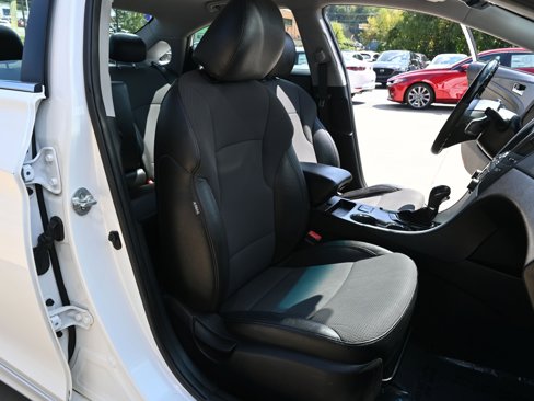 Used 2013 Hyundai Sonata SE w/ Navigation & Sunroof Pkg image 24