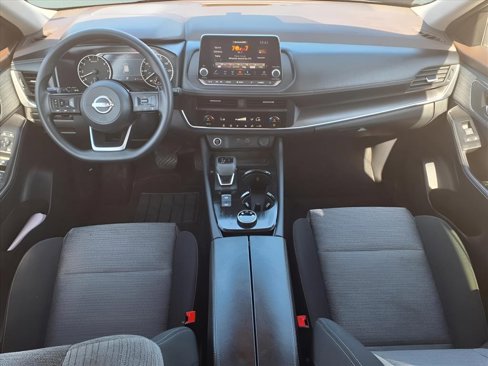 Used 2023 Nissan Rogue SV image 10