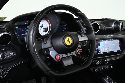 Used 2020 Ferrari Portofino image 9