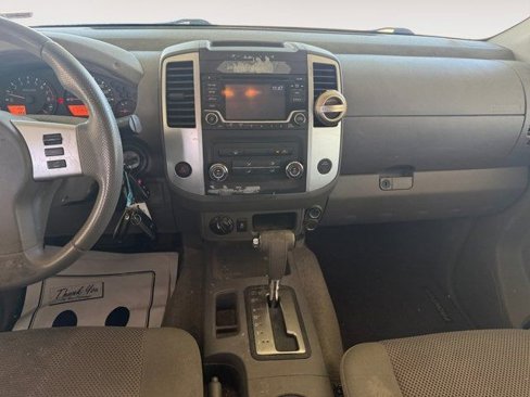 Used 2015 Nissan Frontier SV image 11