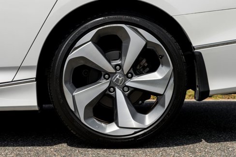 Used 2020 Honda Accord Touring image 13