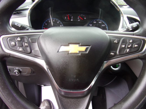 Used 2019 Chevrolet Equinox LS image 22