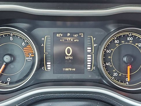 Used 2016 Jeep Cherokee Sport image 11
